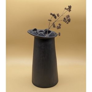 Soliflore en grès noir - Vase céramique pétales